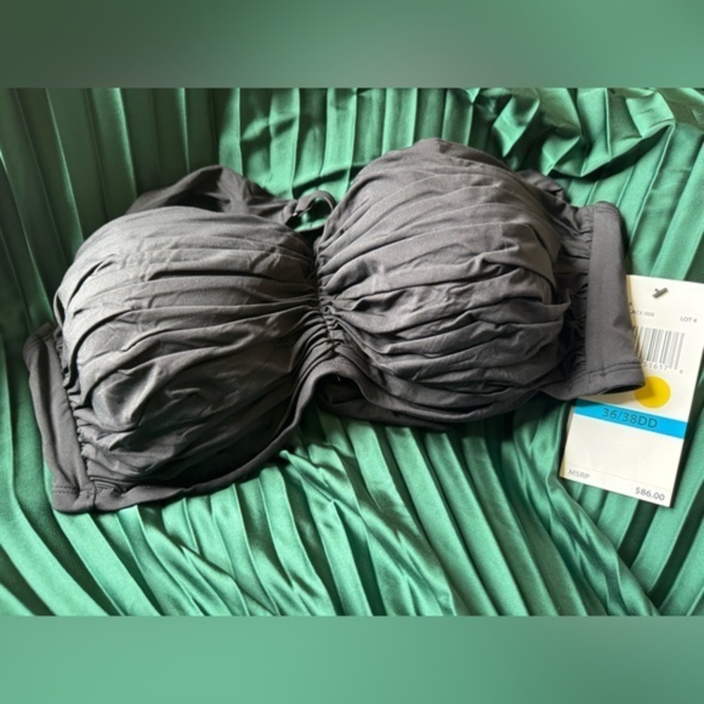 NWT - Coco Reef Bikini Top - Size 36/38 DD